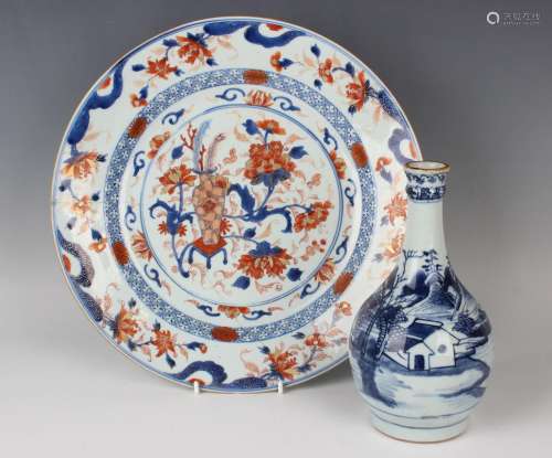 A Chinese blue and white porcelain guglet
