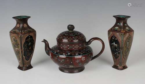 A Japanese cloisonné teapot and cover