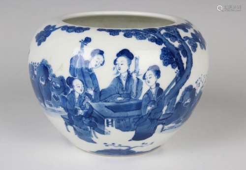 A Chinese blue and white porcelain pot