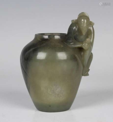 A Chinese green hardstone pot