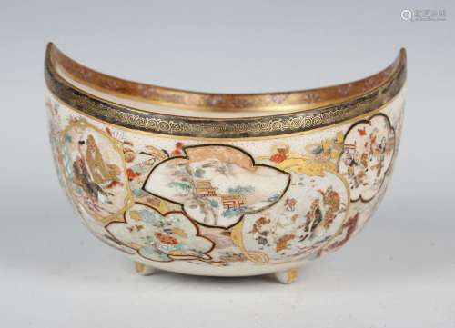 A Japanese Satsuma earthenware bowl by Ryozan of Kobe