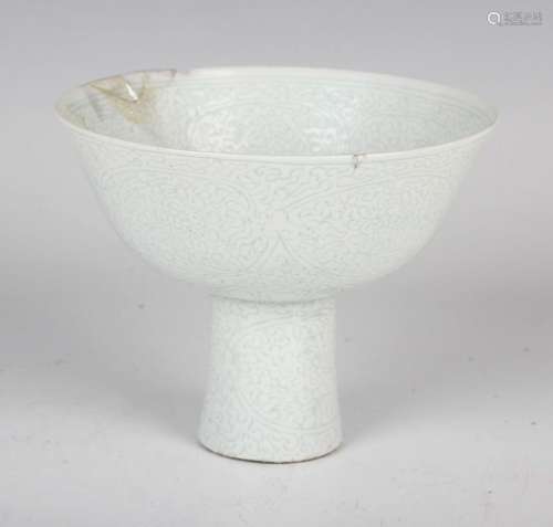 A Chinese porcelain stem cup