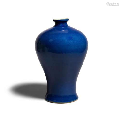 A BLUE-GLAZED VASE, MEIPING 20th century