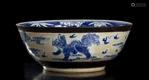 A LARGE 'BLUE AND WHITE' PORCELAIN BASIN
China, Qing dynasty...