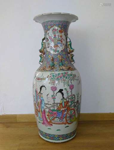 A VERY LARGE ENAMELLED PORCELAIN BALUSTER VASE
China, Qing d...