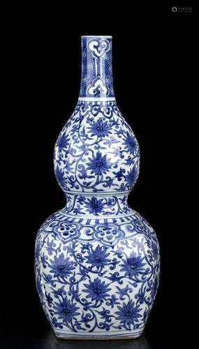 A LARGE 'BLUE AND WHITE' PORCELAIN DOUBLE GOURD VASE
China, ...