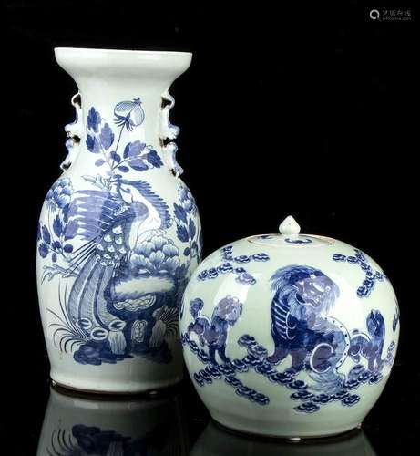 TWO 'BLUE AND WHITE' AND CÉLADON GLAZED PORCELAIN VASES
Chin...