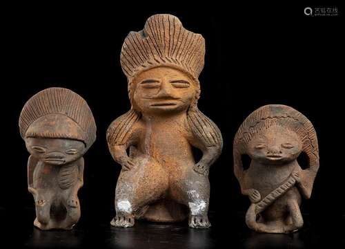 THREE POTTERY FIGURES
Pre-columbian style