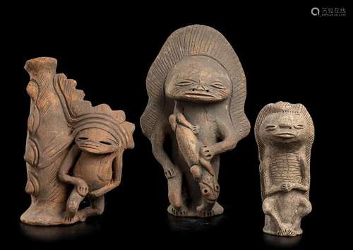 THREE POTTERY FIGURES
Pre-columbian style