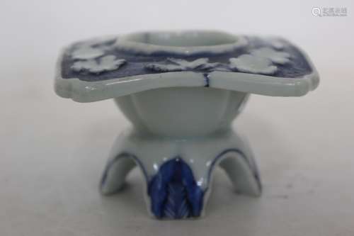 Chinese Blue and White Porcelain Fish Feeder