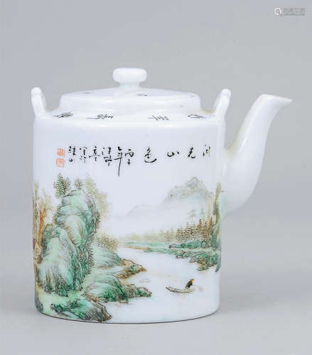 粉彩山水茶壺