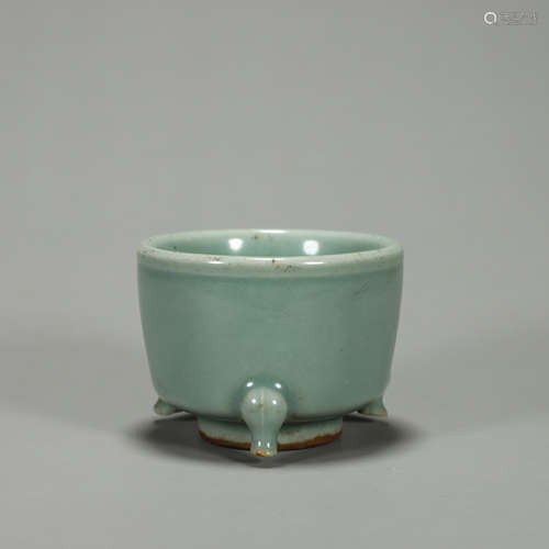 A Longquan kiln porcelain censer