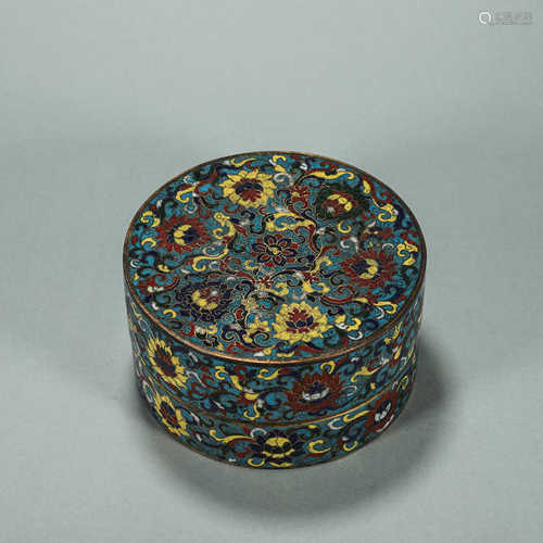 An interlocking flower patterned cloisonne box