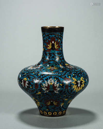 A flower patterned cloisonne vase