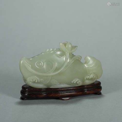 A Hetian jade lotus and mandarin fish ornament