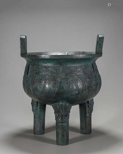 A banana leaf and kui dragon patterned bronze censer