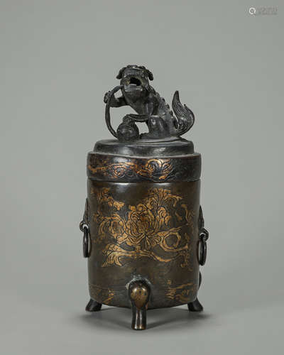 A flower patterned copper suanni incense burner