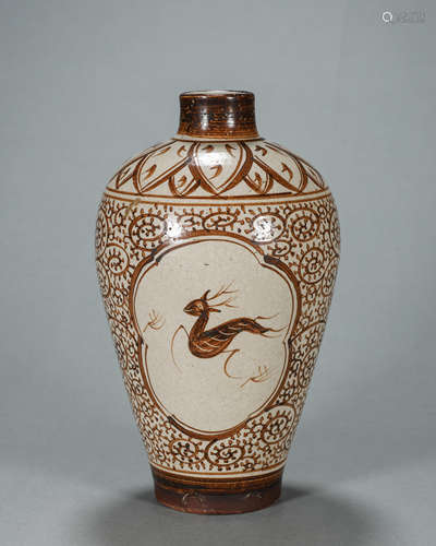 A deer and seawater patterned Jizhou kiln porcelain meiping