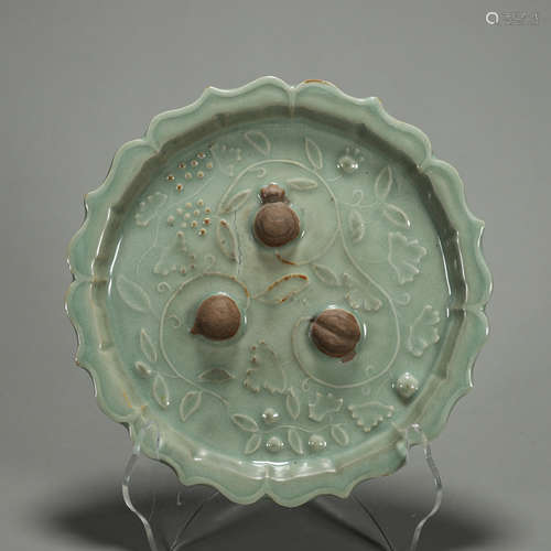 A Longquan kiln porcelain plate