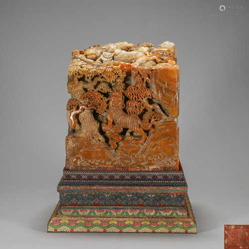 A qilin patterned tianhuang Shoushan soapstone seal