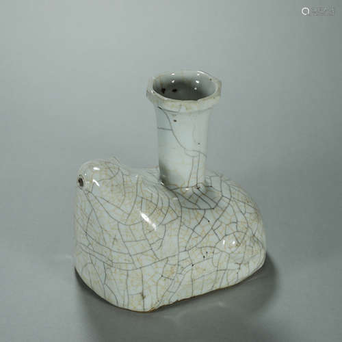 A Ge kiln glazed porcelain water pot