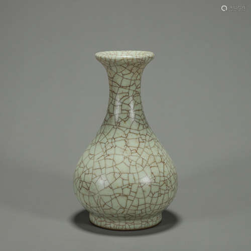 A Ge kiln glazed porcelain yuhuchunping