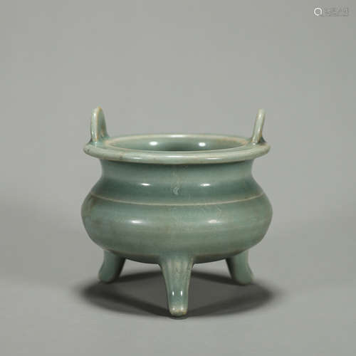 A Longquan kiln porcelain double-eared censer