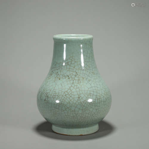 A Longquan kiln porcelain zun