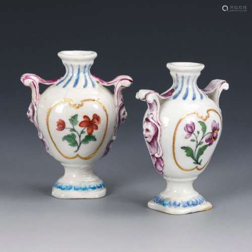 PAIR OF MINIATURE VASES WITH FLORAL PAINTING. CLOSTER VEILSD...