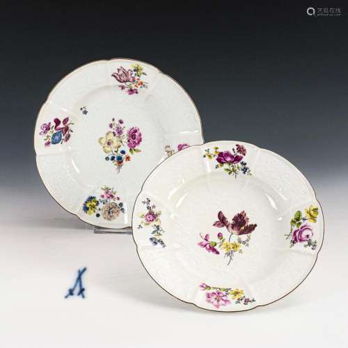2 BAROQUE PLATES WITH FLORAL PAINTING. MEISSEN.