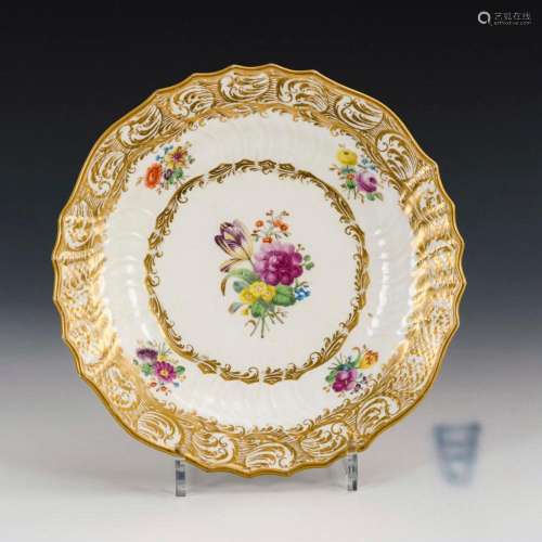 PLATE WITH FLORAL PAINTING. VIENNA.