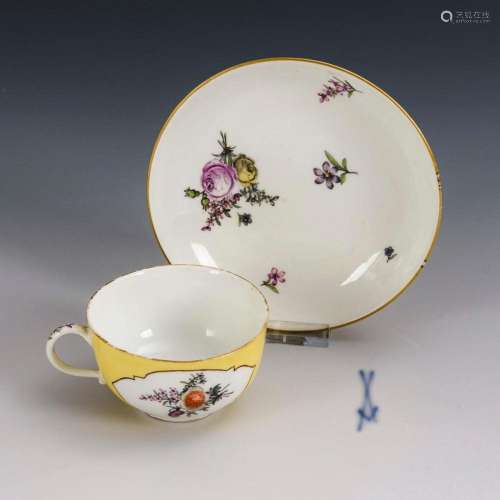 CUP WITH LEMON YELLOW STOCK. MEISSEN.