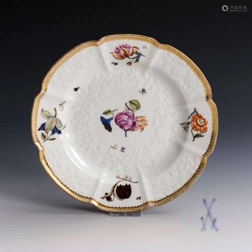 PLATE WITH WOODCUT FLOWERS. MEISSEN.