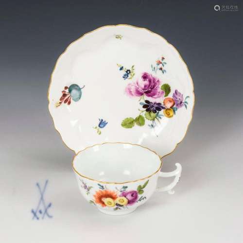 CUP WITH FLORAL PAINTING. MEISSEN.