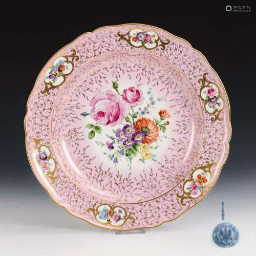 VEGETABLE PLATE WITH FLORAL PAINTING AND PINK BACKGROUND. KP...