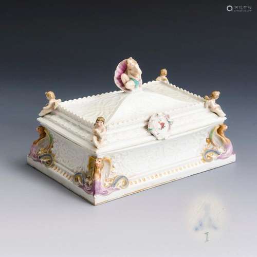 RARE BIEDERMEIER BOX. MEISSEN.