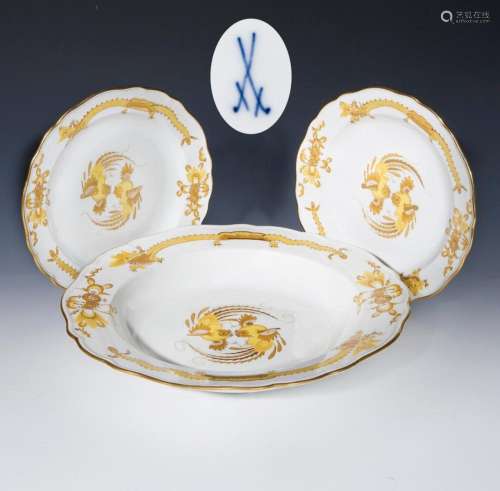 LARGE BOWL, PAIR OF DESSERT PLATES WITH DRAGON DECOR. MEISSE...