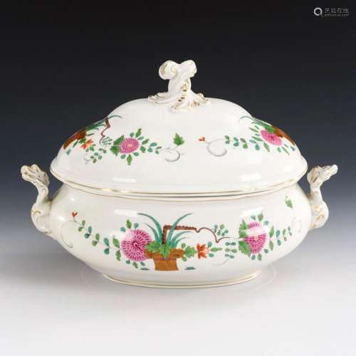 LARGE TUREEN WITH CAKIEMON PAINTING. MEISSEN.