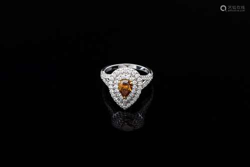 Bague en or blanc 18K (750°/00) en forme de goutte sertie d'...