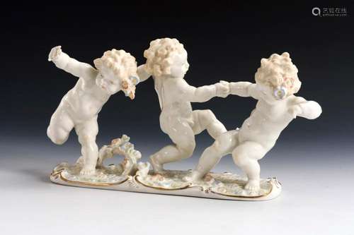 GROUP OF PUTTI. HUTSCHENREUTHER.