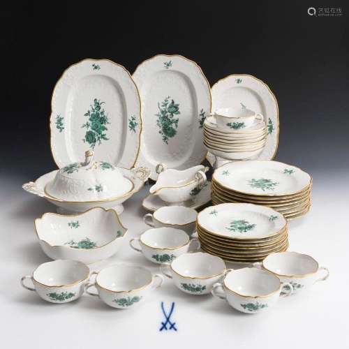 DINING SERVICE WITH COPPER GREEN FLORAL PAINTING. MEISSEN.