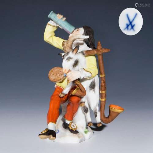 HARLEQUIN WITH BUCK WHISTLE. MEISSEN.