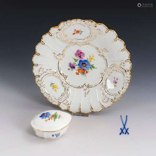 SPLENDOR BOWL AND BOX WITH FLORAL PAINTING. MEISSEN.