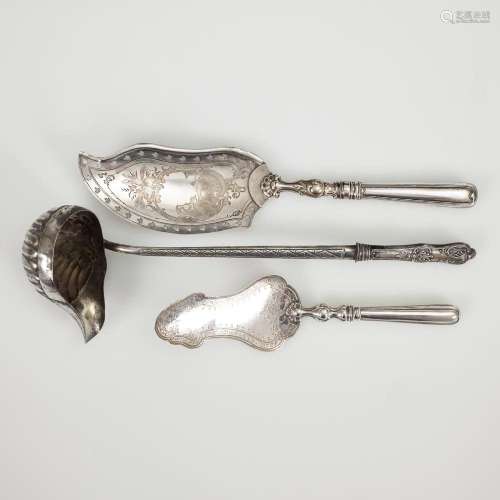 SILVER BOWL LADLE AND 2 SILVER PLATED PIE SERVERS.