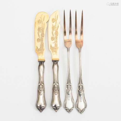 4-PIECE ART NOUVEAU SERVING CUTLERY IN BOX.