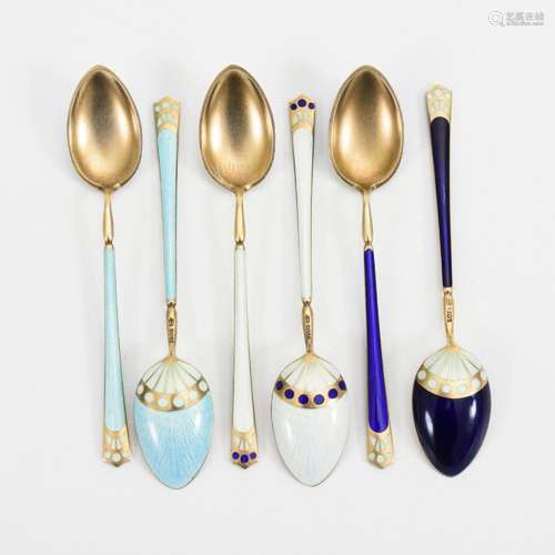 6 MOCHA SPOONS WITH ENAMEL HANDLES. MARIUS HAMMER, BERGEN (1...