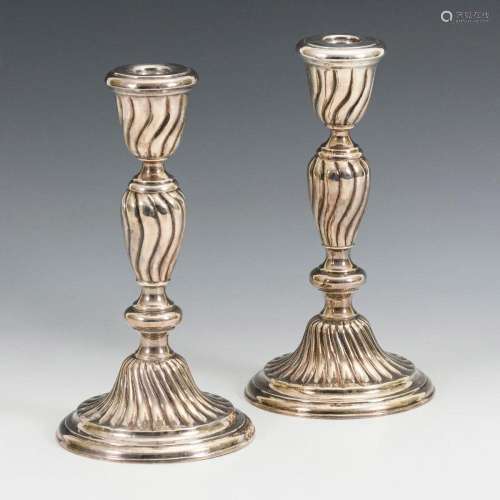 PAIR OF SILVER CANDLESTICKS.