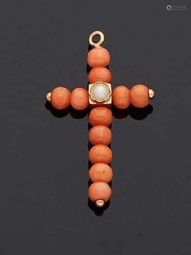 PENDENTIF CROIX en corail en or rose 750 mm, boules de corai...