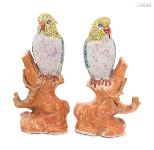A Pair of Chinese Export Porcelain Birds