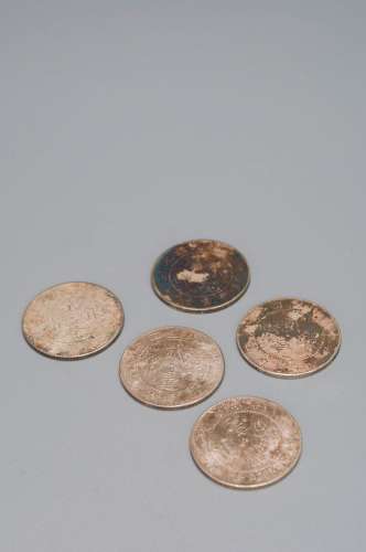 A set of 5 silver coins